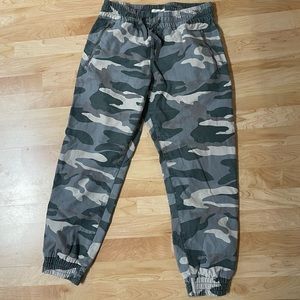 TNA Alix Camo Pants Large